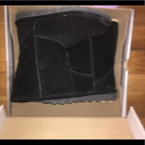 size 8 bear paw black shoes